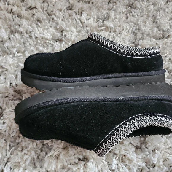 Black Ugg Tasman Slipper - Picture 3 of 5